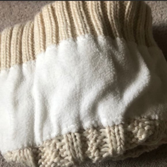Anthropologie hat/toque - Picture 2 of 2